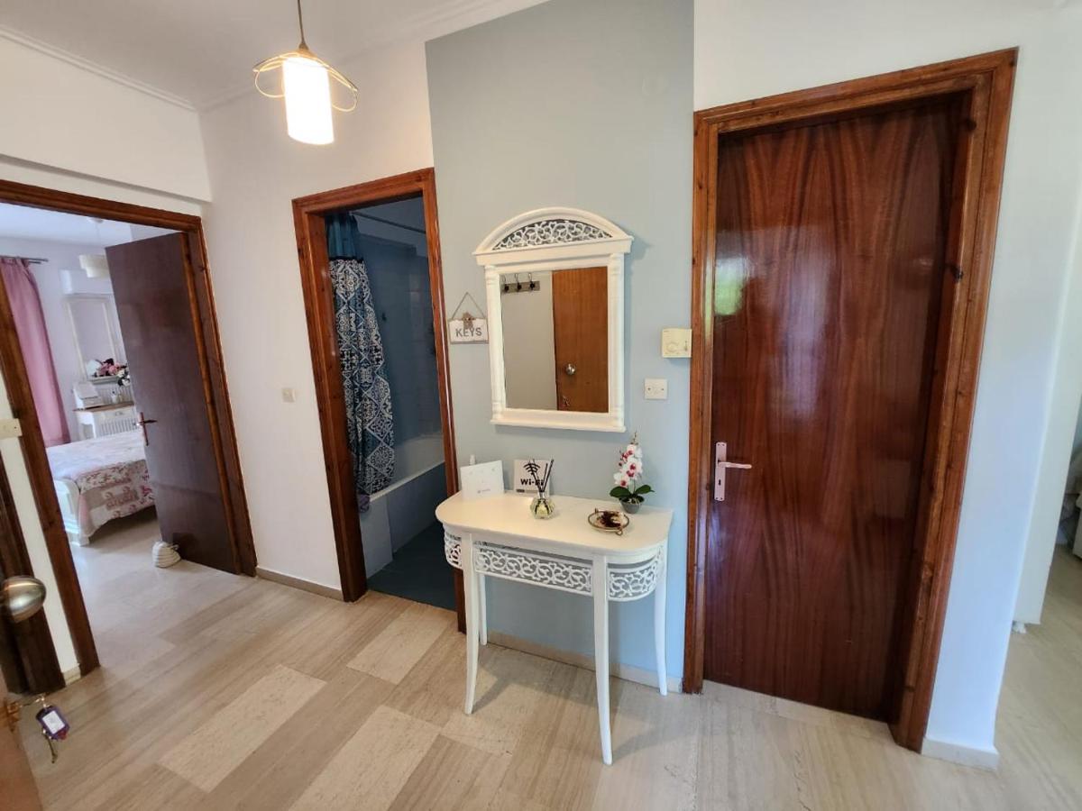 Queen Aspri Apartment 3' Min To The Beach! Antikyra Buitenkant foto